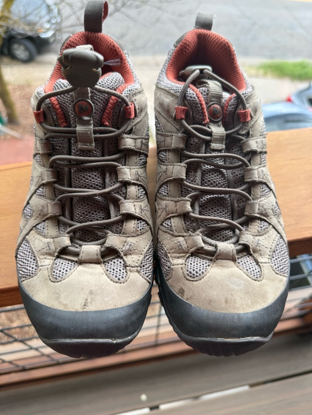 Women’s Merrell Chameleon Arc 2 Ventilator hiking shoe. Vibram sole. Size 7.5